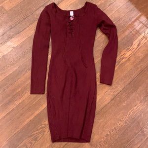 Burgundy/Merlot Women’s Medium Lace-Up Dress Rib Knit